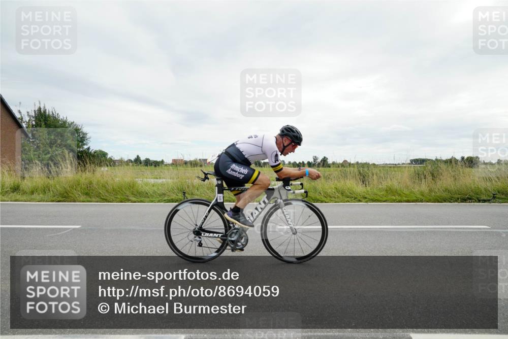 31.08.2025 - Elbe Triathlon Hamburg Michael Burmester http://msf.ph/oto/8694059 31.08.2025 14:19:52 Radfahren 158, 164 meine-sportfotos.de