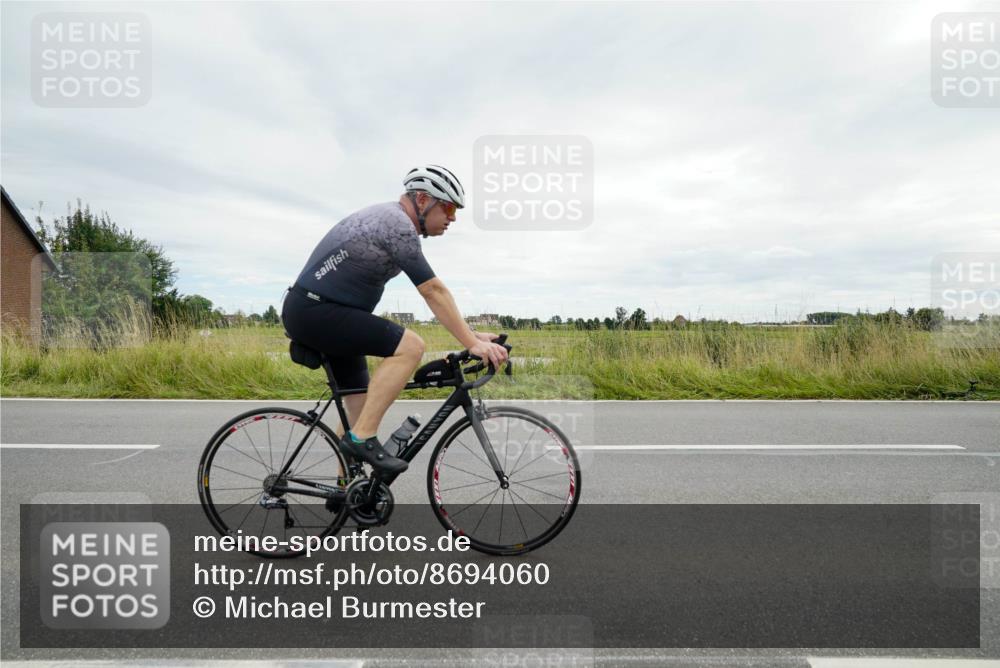 31.08.2025 - Elbe Triathlon Hamburg Michael Burmester http://msf.ph/oto/8694060 31.08.2025 14:19:52 Radfahren 158, 164 meine-sportfotos.de