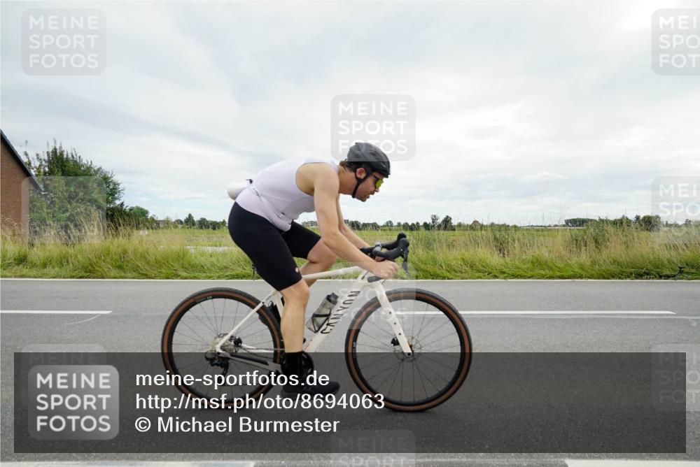 31.08.2025 - Elbe Triathlon Hamburg Michael Burmester http://msf.ph/oto/8694063 31.08.2025 14:19:57 Radfahren  meine-sportfotos.de