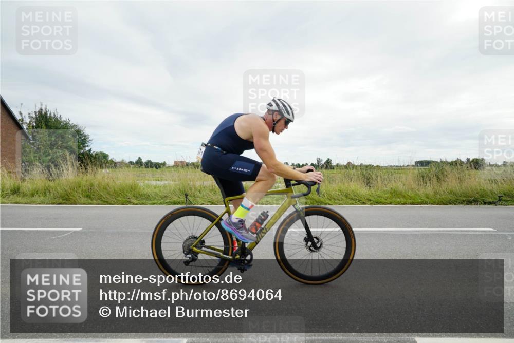 31.08.2025 - Elbe Triathlon Hamburg Michael Burmester http://msf.ph/oto/8694064 31.08.2025 14:20:11 Radfahren  meine-sportfotos.de