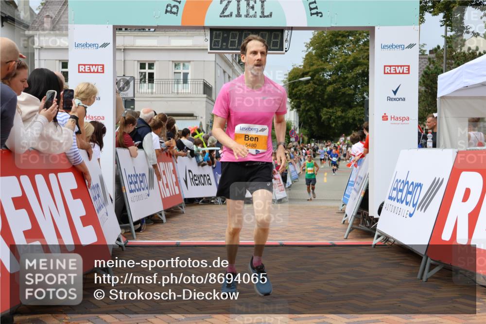 31.08.2025 - 21. Blankeneser Heldenlauf Strokosch-Dieckow http://msf.ph/oto/8694065 31.08.2025 12:35:54 Ziel 5480, 5488, 5211, 4173 meine-sportfotos.de