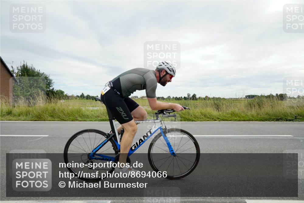 31.08.2025 - Elbe Triathlon Hamburg Michael Burmester http://msf.ph/oto/8694066 31.08.2025 14:20:18 Radfahren 135 meine-sportfotos.de