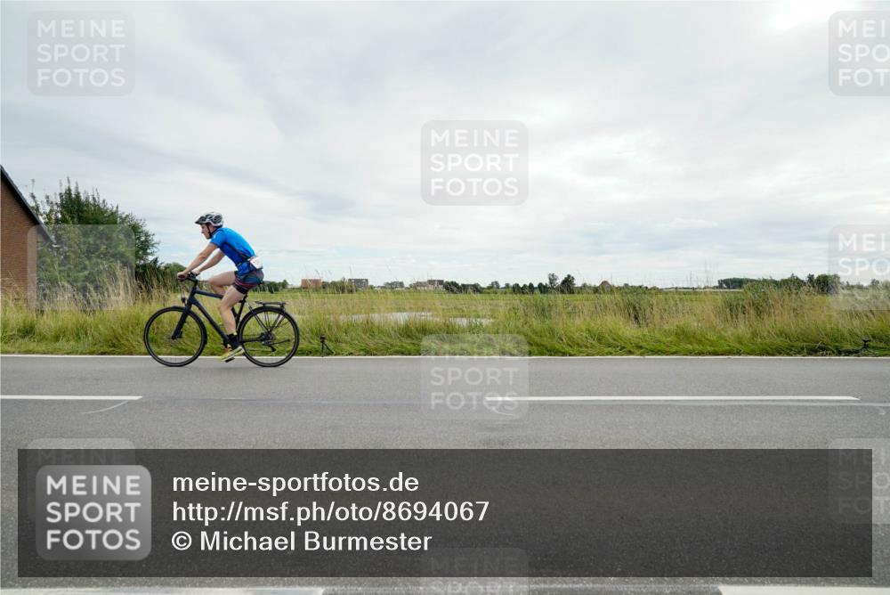 31.08.2025 - Elbe Triathlon Hamburg Michael Burmester http://msf.ph/oto/8694067 31.08.2025 14:20:47 Radfahren 129 meine-sportfotos.de