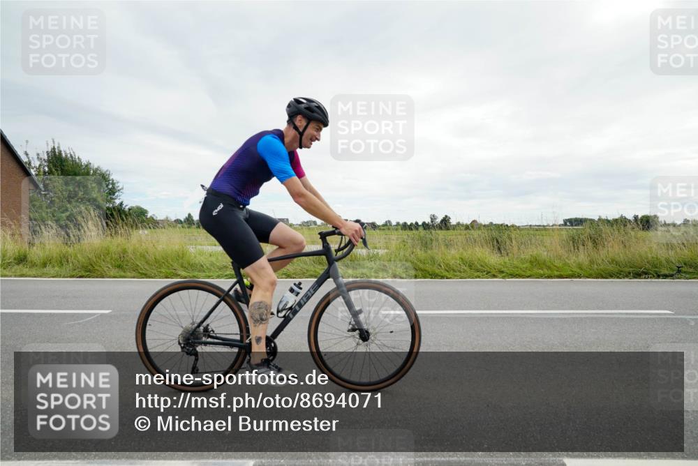 31.08.2025 - Elbe Triathlon Hamburg Michael Burmester http://msf.ph/oto/8694071 31.08.2025 14:21:05 Radfahren 131, 150, 161 meine-sportfotos.de