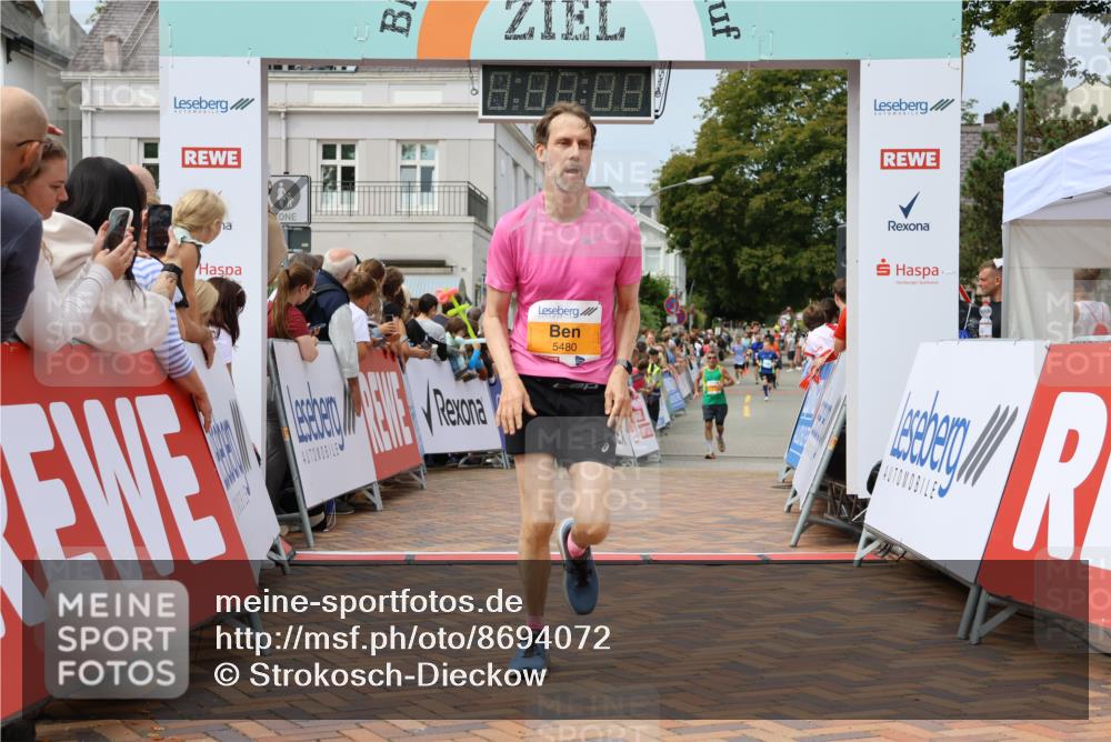 31.08.2025 - 21. Blankeneser Heldenlauf Strokosch-Dieckow http://msf.ph/oto/8694072 31.08.2025 12:35:54 Ziel 5480, 5488, 5211, 4173 meine-sportfotos.de