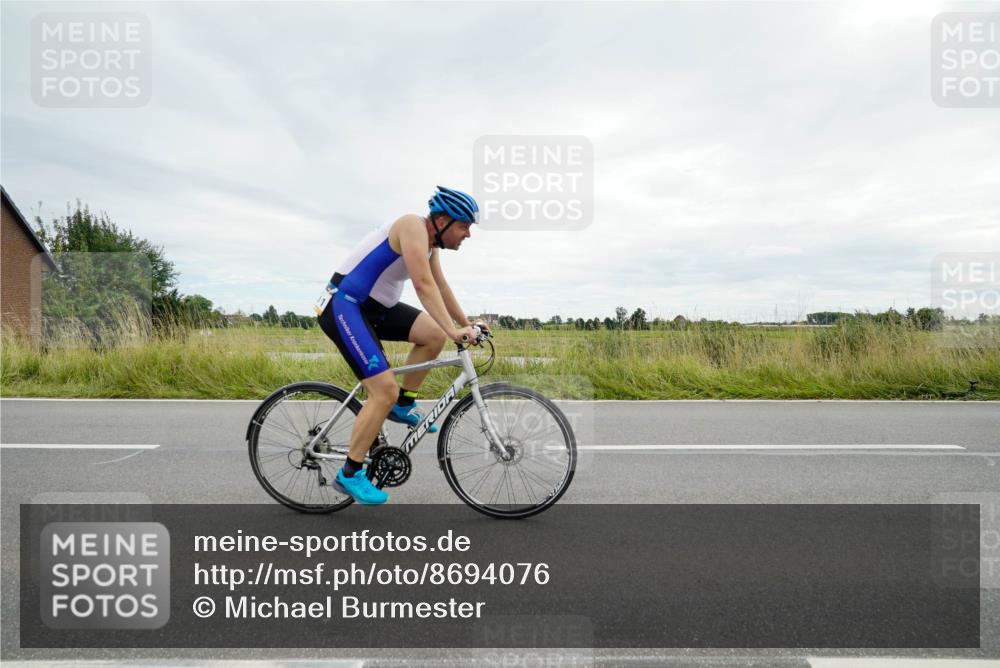 31.08.2025 - Elbe Triathlon Hamburg Michael Burmester http://msf.ph/oto/8694076 31.08.2025 14:21:18 Radfahren  meine-sportfotos.de