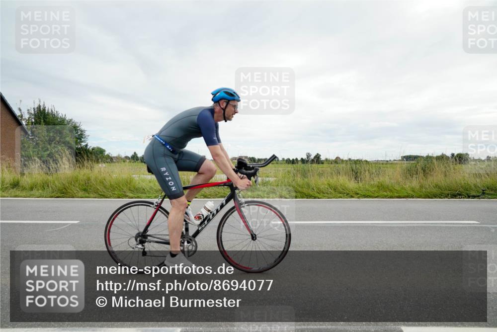 31.08.2025 - Elbe Triathlon Hamburg Michael Burmester http://msf.ph/oto/8694077 31.08.2025 14:21:38 Radfahren 163 meine-sportfotos.de