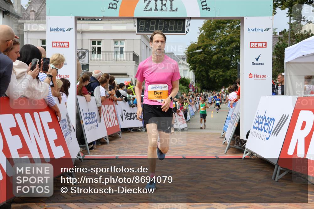 31.08.2025 - 21. Blankeneser Heldenlauf Strokosch-Dieckow http://msf.ph/oto/8694079 31.08.2025 12:35:53 Ziel 5480, 5488, 5211, 5089, 4173, 4336 meine-sportfotos.de