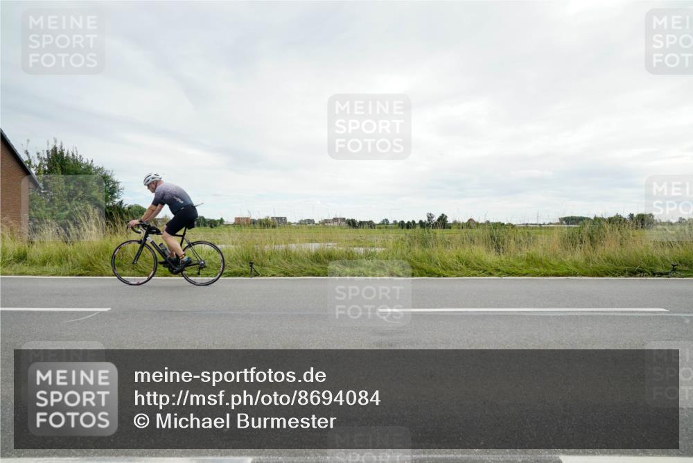 31.08.2025 - Elbe Triathlon Hamburg Michael Burmester http://msf.ph/oto/8694084 31.08.2025 14:22:09 Radfahren 140 meine-sportfotos.de