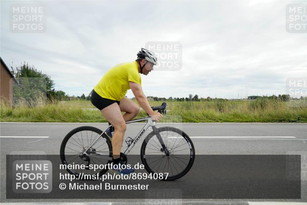 31.08.2025 - Elbe Triathlon Hamburg Michael Burmester http://msf.ph/oto/8694087 31.08.2025 14:22:16 Radfahren 125, 140, 149, 152 meine-sportfotos.de