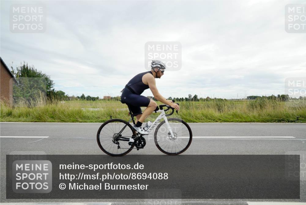 31.08.2025 - Elbe Triathlon Hamburg Michael Burmester http://msf.ph/oto/8694088 31.08.2025 14:22:19 Radfahren 125, 146, 149, 152 meine-sportfotos.de