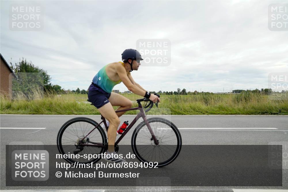31.08.2025 - Elbe Triathlon Hamburg Michael Burmester http://msf.ph/oto/8694092 31.08.2025 14:22:30 Radfahren 155 meine-sportfotos.de