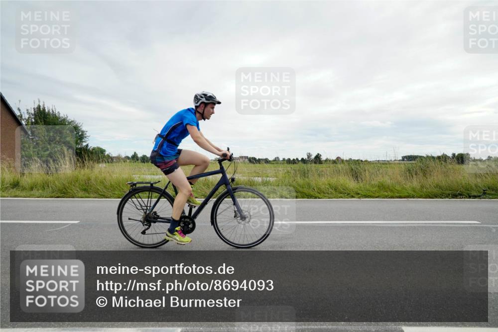 31.08.2025 - Elbe Triathlon Hamburg Michael Burmester http://msf.ph/oto/8694093 31.08.2025 14:23:40 Radfahren 124 meine-sportfotos.de