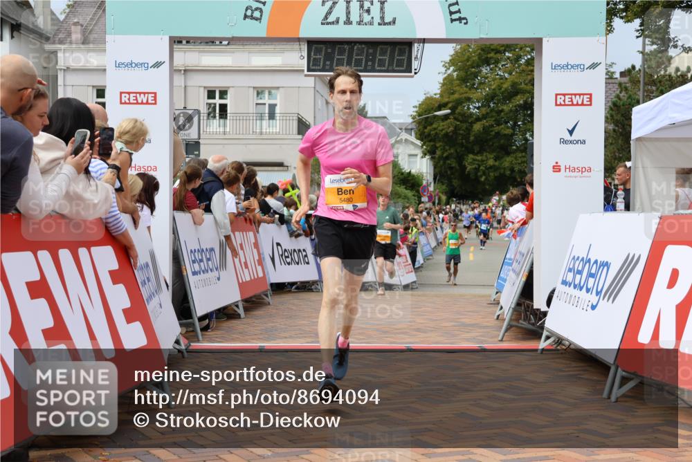 31.08.2025 - 21. Blankeneser Heldenlauf Strokosch-Dieckow http://msf.ph/oto/8694094 31.08.2025 12:35:53 Ziel 5480, 5488, 5211, 5089, 4173, 4336 meine-sportfotos.de