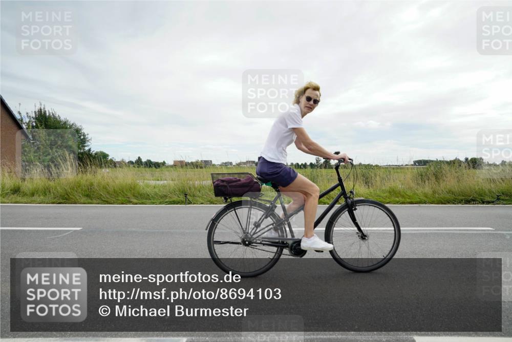 31.08.2025 - Elbe Triathlon Hamburg Michael Burmester http://msf.ph/oto/8694103 31.08.2025 14:25:55 Radfahren  meine-sportfotos.de