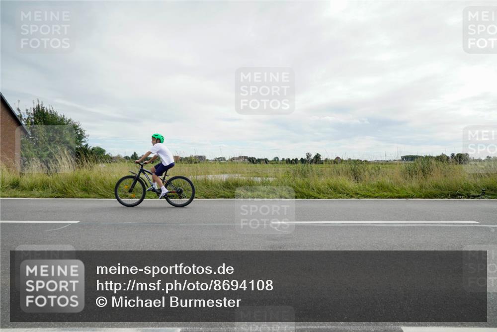 31.08.2025 - Elbe Triathlon Hamburg Michael Burmester http://msf.ph/oto/8694108 31.08.2025 14:28:34 Radfahren  meine-sportfotos.de