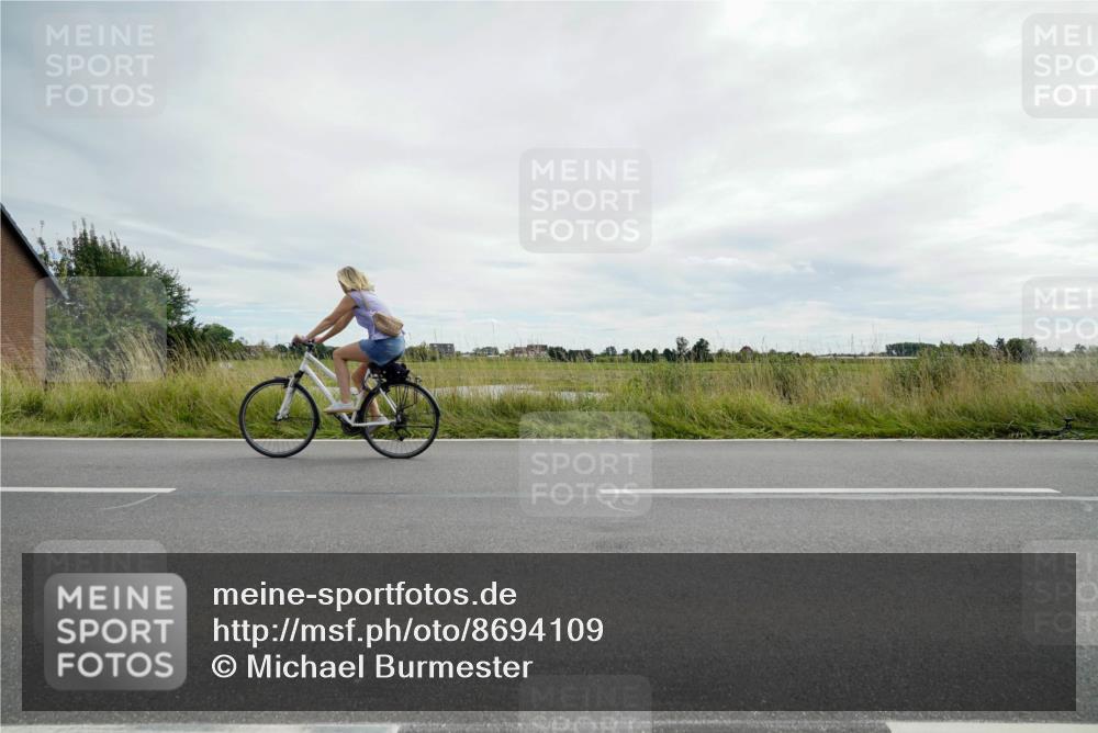 31.08.2025 - Elbe Triathlon Hamburg Michael Burmester http://msf.ph/oto/8694109 31.08.2025 14:28:39 Radfahren  meine-sportfotos.de