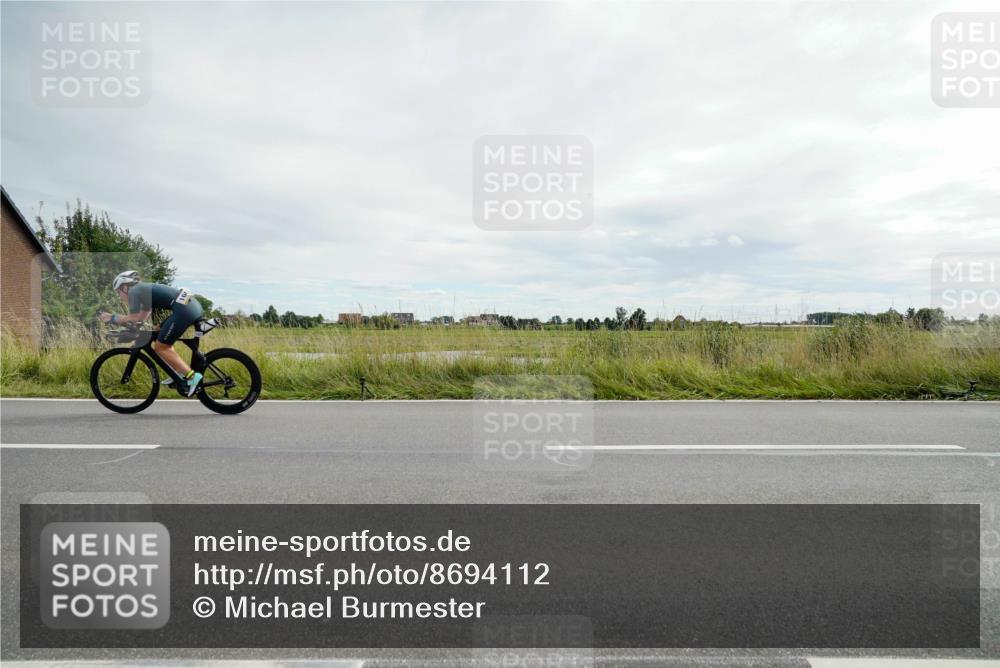 31.08.2025 - Elbe Triathlon Hamburg Michael Burmester http://msf.ph/oto/8694112 31.08.2025 14:30:32 Radfahren  meine-sportfotos.de