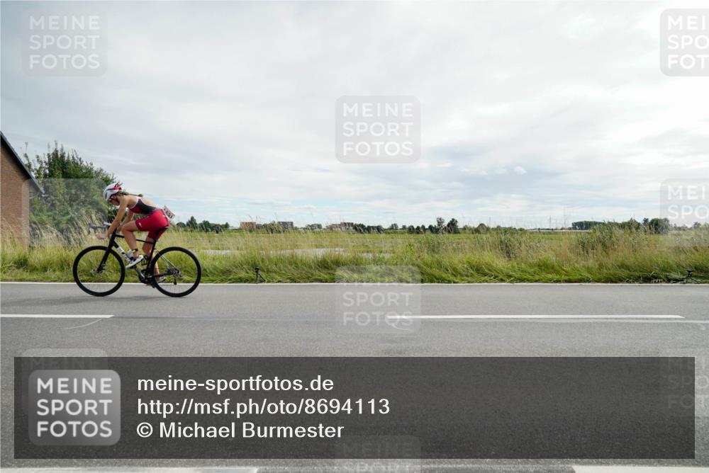 31.08.2025 - Elbe Triathlon Hamburg Michael Burmester http://msf.ph/oto/8694113 31.08.2025 14:30:41 Radfahren  meine-sportfotos.de