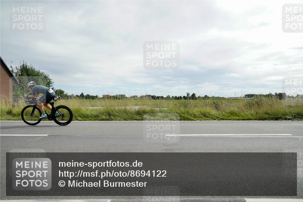 31.08.2025 - Elbe Triathlon Hamburg Michael Burmester http://msf.ph/oto/8694122 31.08.2025 14:34:34 Radfahren  meine-sportfotos.de