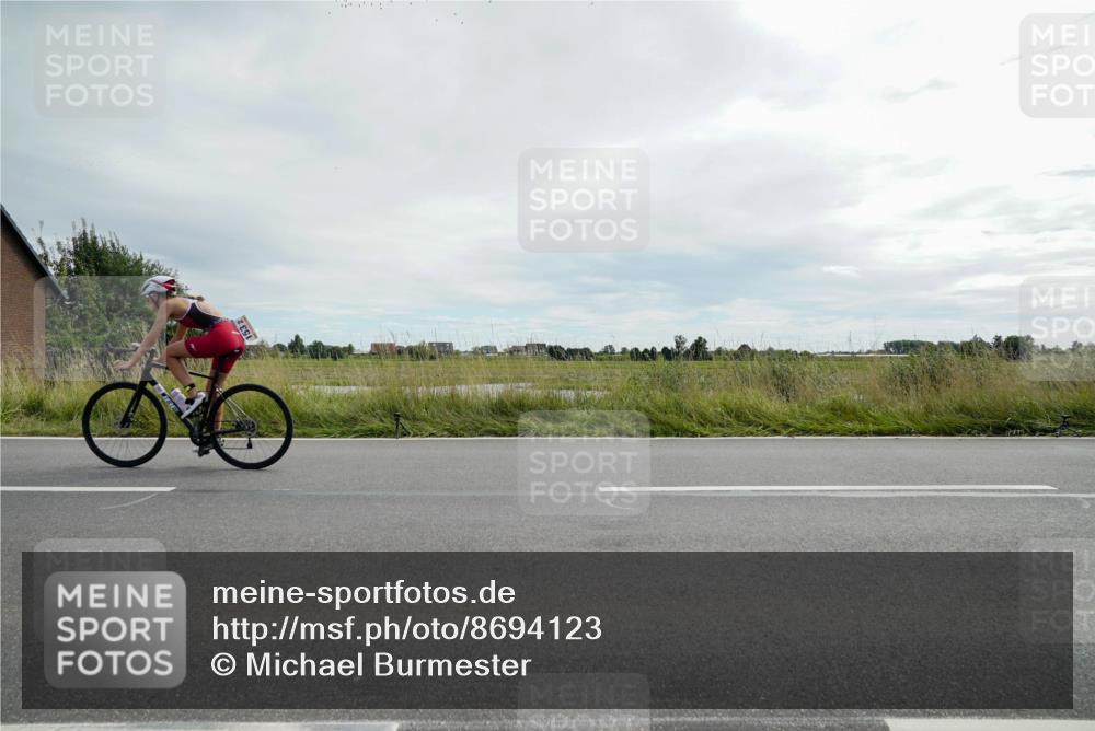 31.08.2025 - Elbe Triathlon Hamburg Michael Burmester http://msf.ph/oto/8694123 31.08.2025 14:35:17 Radfahren  meine-sportfotos.de