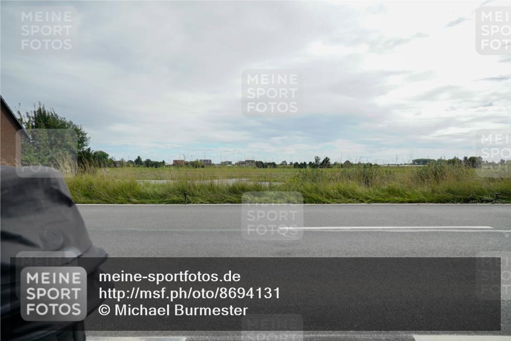 31.08.2025 - Elbe Triathlon Hamburg Michael Burmester http://msf.ph/oto/8694131 31.08.2025 14:37:01 Radfahren  meine-sportfotos.de
