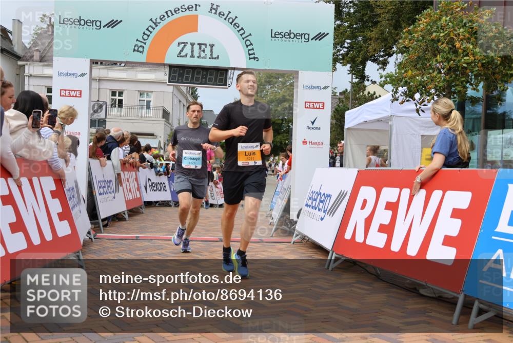 31.08.2025 - 21. Blankeneser Heldenlauf Strokosch-Dieckow http://msf.ph/oto/8694136 31.08.2025 12:35:51 Ziel 5480, 5211, 5089, 4173, 4336 meine-sportfotos.de