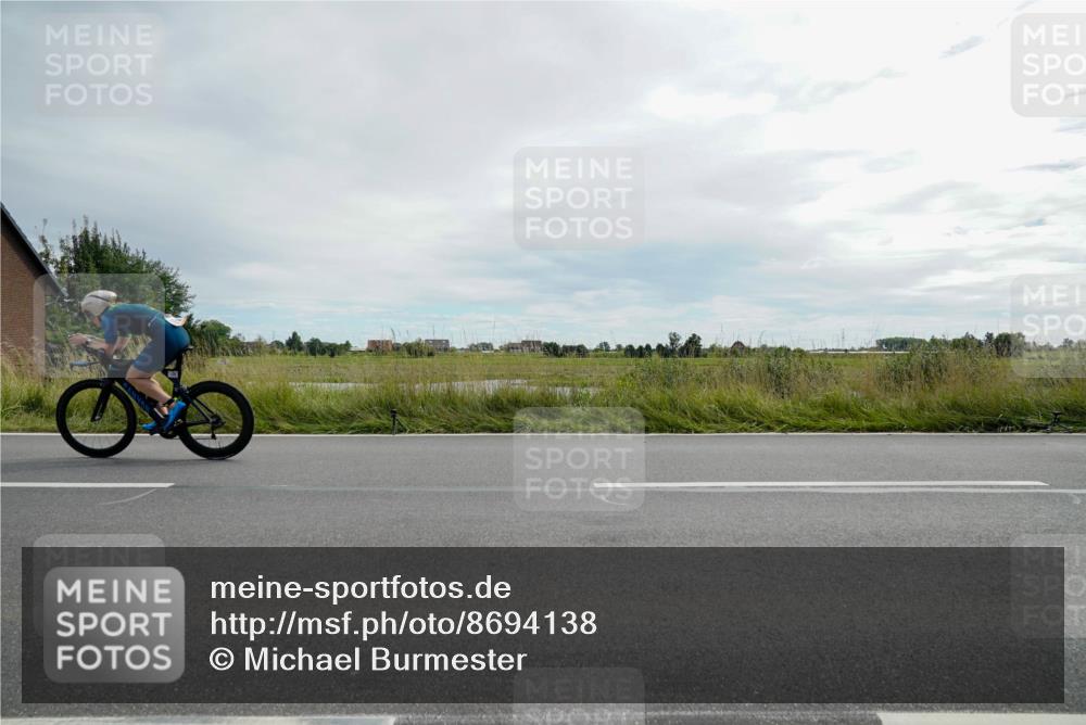 31.08.2025 - Elbe Triathlon Hamburg Michael Burmester http://msf.ph/oto/8694138 31.08.2025 14:37:14 Radfahren  meine-sportfotos.de