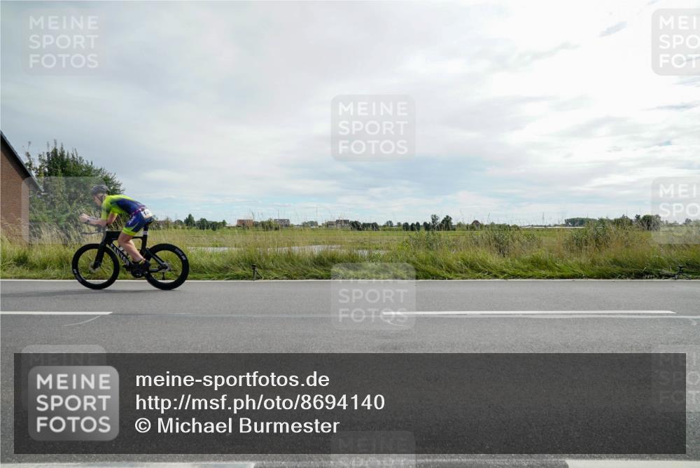 31.08.2025 - Elbe Triathlon Hamburg Michael Burmester http://msf.ph/oto/8694140 31.08.2025 14:37:37 Radfahren  meine-sportfotos.de