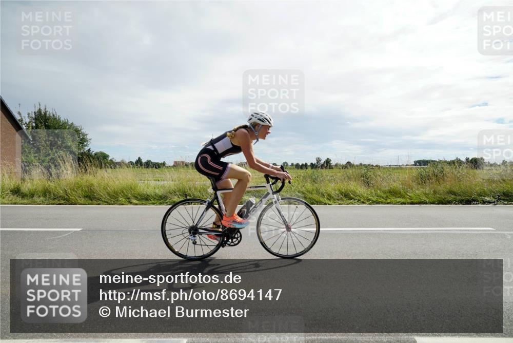 31.08.2025 - Elbe Triathlon Hamburg Michael Burmester http://msf.ph/oto/8694147 31.08.2025 14:38:39 Radfahren 148 meine-sportfotos.de