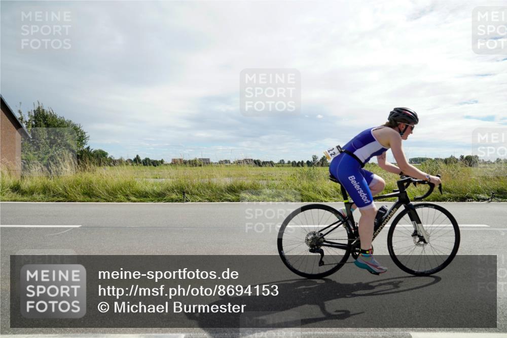 31.08.2025 - Elbe Triathlon Hamburg Michael Burmester http://msf.ph/oto/8694153 31.08.2025 14:39:59 Radfahren 122, 144 meine-sportfotos.de