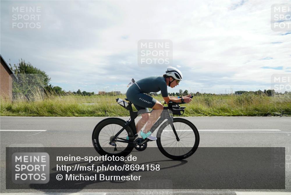 31.08.2025 - Elbe Triathlon Hamburg Michael Burmester http://msf.ph/oto/8694158 31.08.2025 14:40:49 Radfahren  meine-sportfotos.de