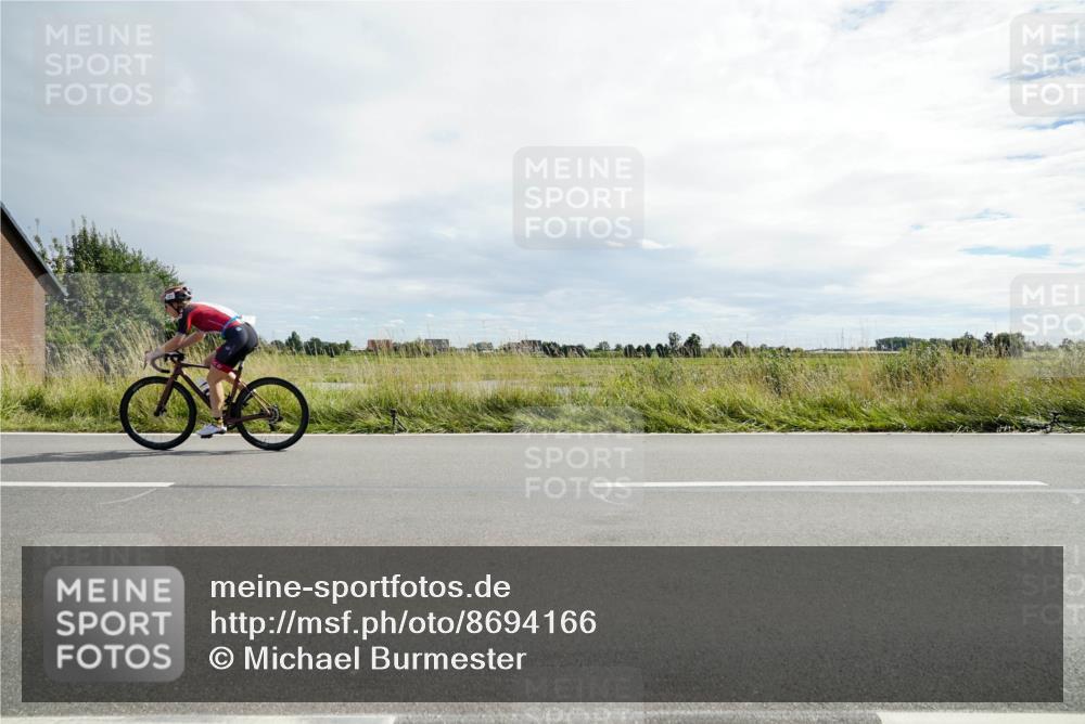 31.08.2025 - Elbe Triathlon Hamburg Michael Burmester http://msf.ph/oto/8694166 31.08.2025 14:41:35 Radfahren  meine-sportfotos.de