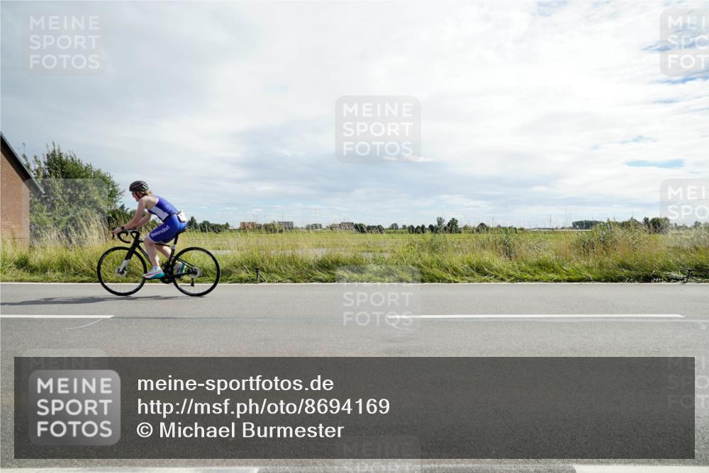 31.08.2025 - Elbe Triathlon Hamburg Michael Burmester http://msf.ph/oto/8694169 31.08.2025 14:42:15 Radfahren  meine-sportfotos.de