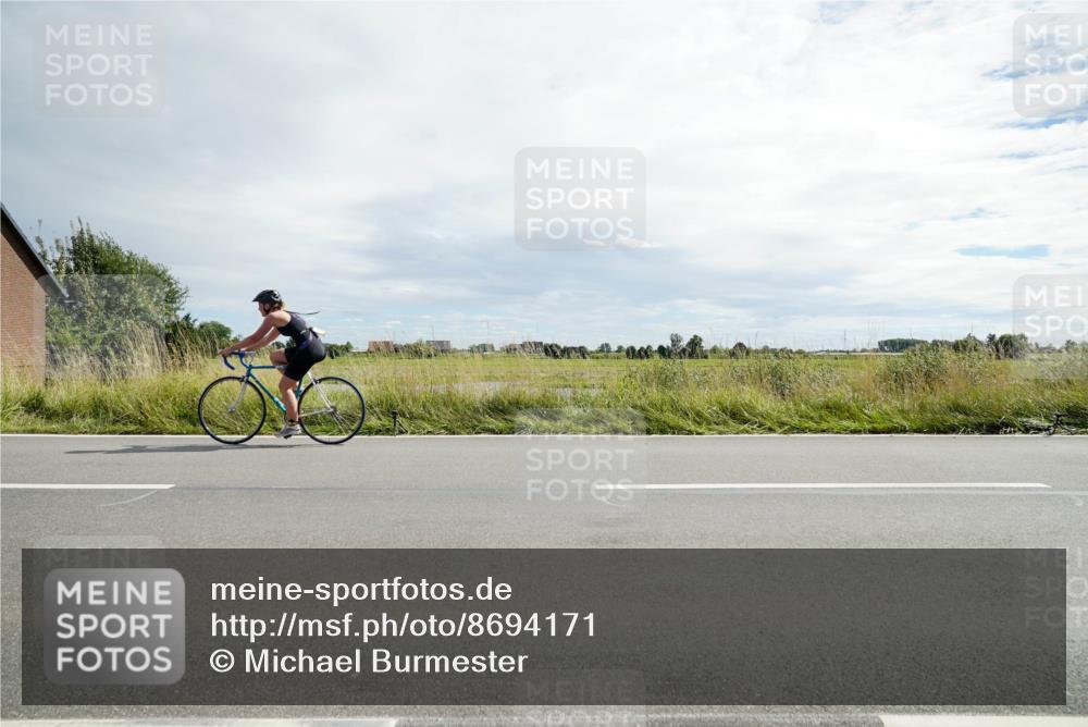 31.08.2025 - Elbe Triathlon Hamburg Michael Burmester http://msf.ph/oto/8694171 31.08.2025 14:42:25 Radfahren  meine-sportfotos.de