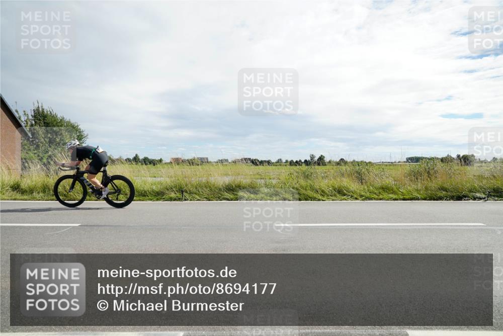 31.08.2025 - Elbe Triathlon Hamburg Michael Burmester http://msf.ph/oto/8694177 31.08.2025 14:42:54 Radfahren  meine-sportfotos.de