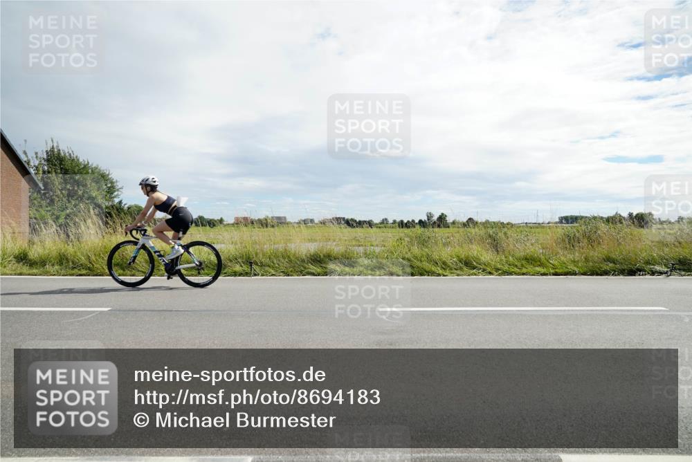 31.08.2025 - Elbe Triathlon Hamburg Michael Burmester http://msf.ph/oto/8694183 31.08.2025 14:43:10 Radfahren  meine-sportfotos.de
