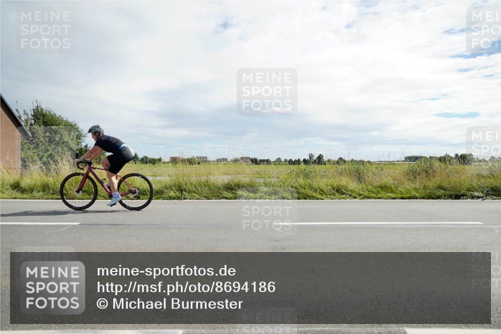 31.08.2025 - Elbe Triathlon Hamburg Michael Burmester http://msf.ph/oto/8694186 31.08.2025 14:43:39 Radfahren 123 meine-sportfotos.de