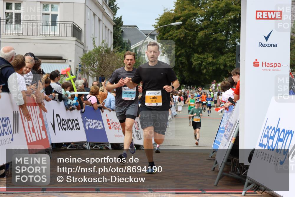 31.08.2025 - 21. Blankeneser Heldenlauf Strokosch-Dieckow http://msf.ph/oto/8694190 31.08.2025 12:35:50 Ziel 5480, 5211, 5089, 4173, 4336 meine-sportfotos.de