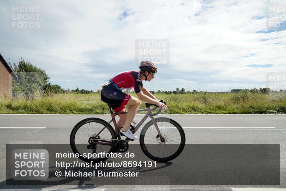 31.08.2025 - Elbe Triathlon Hamburg Michael Burmester http://msf.ph/oto/8694191 31.08.2025 14:43:58 Radfahren 127, 136 meine-sportfotos.de