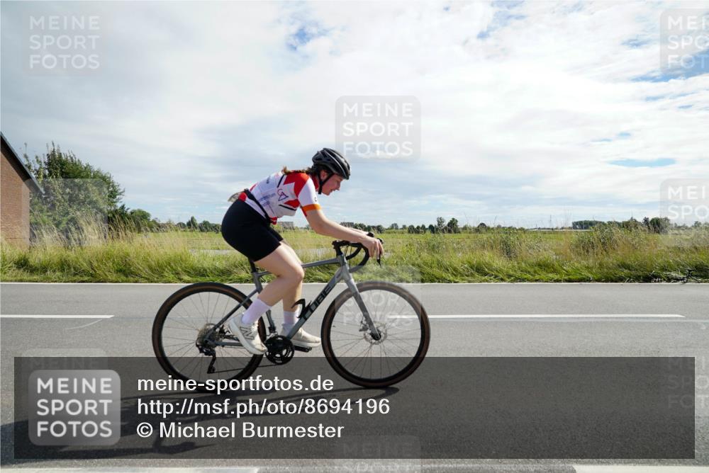 31.08.2025 - Elbe Triathlon Hamburg Michael Burmester http://msf.ph/oto/8694196 31.08.2025 14:44:14 Radfahren 145 meine-sportfotos.de