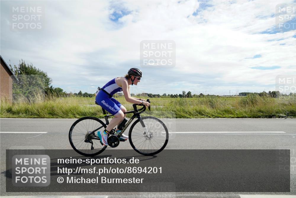 31.08.2025 - Elbe Triathlon Hamburg Michael Burmester http://msf.ph/oto/8694201 31.08.2025 14:45:03 Radfahren 122 meine-sportfotos.de