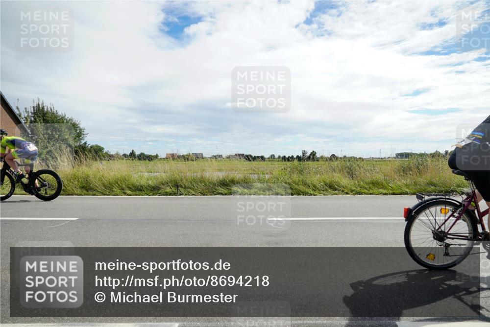 31.08.2025 - Elbe Triathlon Hamburg Michael Burmester http://msf.ph/oto/8694218 31.08.2025 14:46:07 Radfahren 143, 147 meine-sportfotos.de