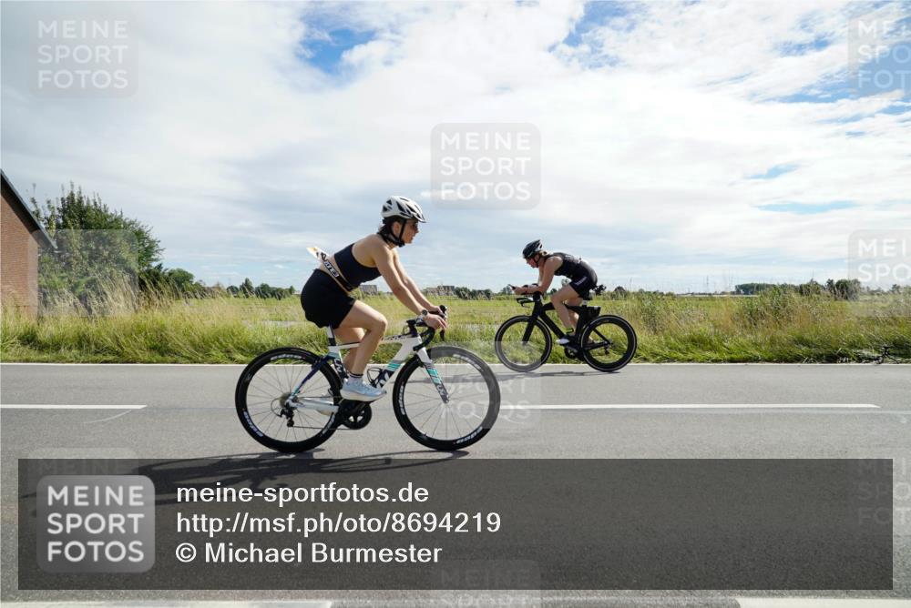 31.08.2025 - Elbe Triathlon Hamburg Michael Burmester http://msf.ph/oto/8694219 31.08.2025 14:46:08 Radfahren 143, 147 meine-sportfotos.de