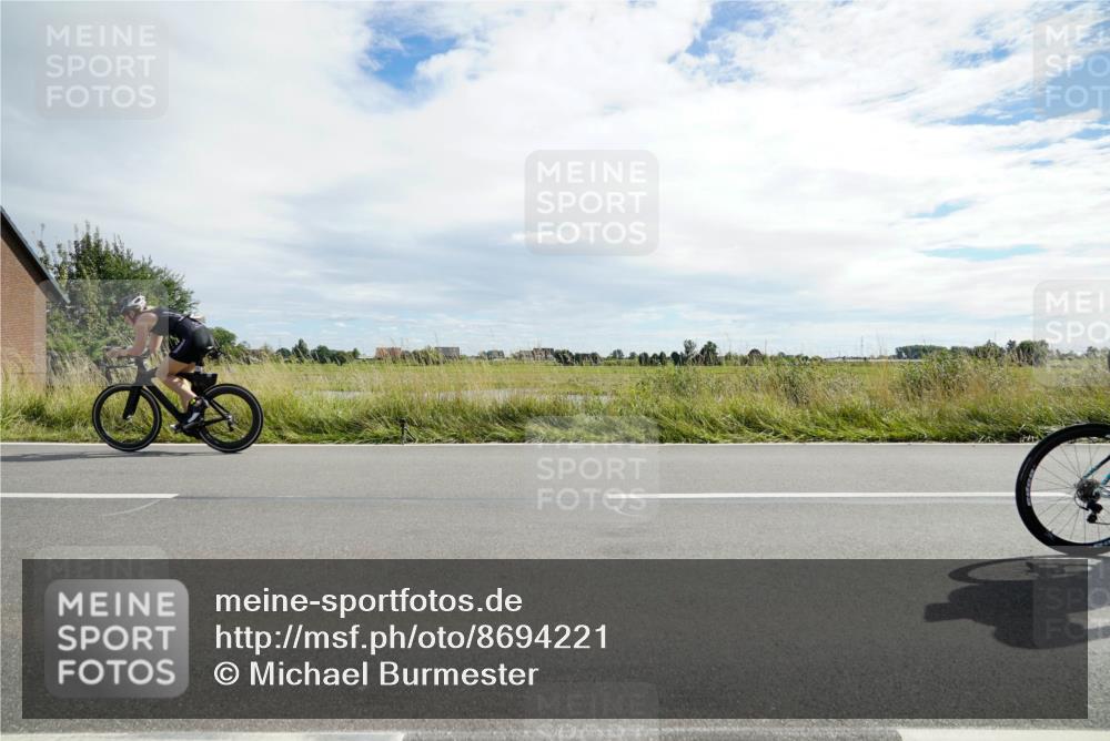 31.08.2025 - Elbe Triathlon Hamburg Michael Burmester http://msf.ph/oto/8694221 31.08.2025 14:46:09 Radfahren 143, 147 meine-sportfotos.de