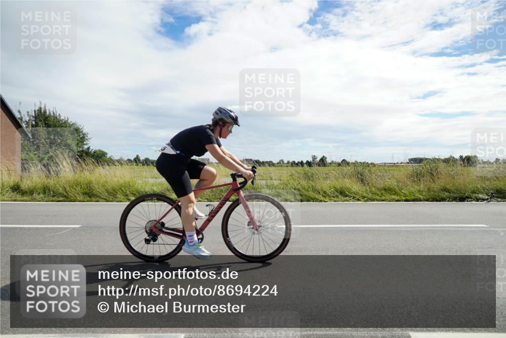 31.08.2025 - Elbe Triathlon Hamburg Michael Burmester http://msf.ph/oto/8694224 31.08.2025 14:46:34 Radfahren 129, 157 meine-sportfotos.de