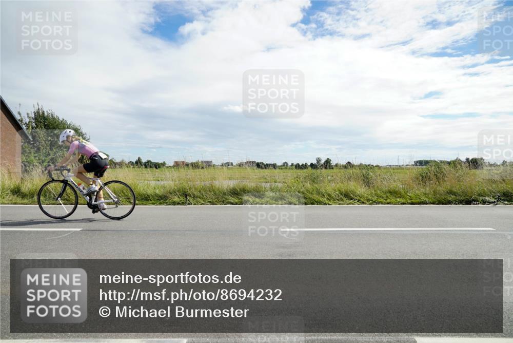 31.08.2025 - Elbe Triathlon Hamburg Michael Burmester http://msf.ph/oto/8694232 31.08.2025 14:47:16 Radfahren  meine-sportfotos.de