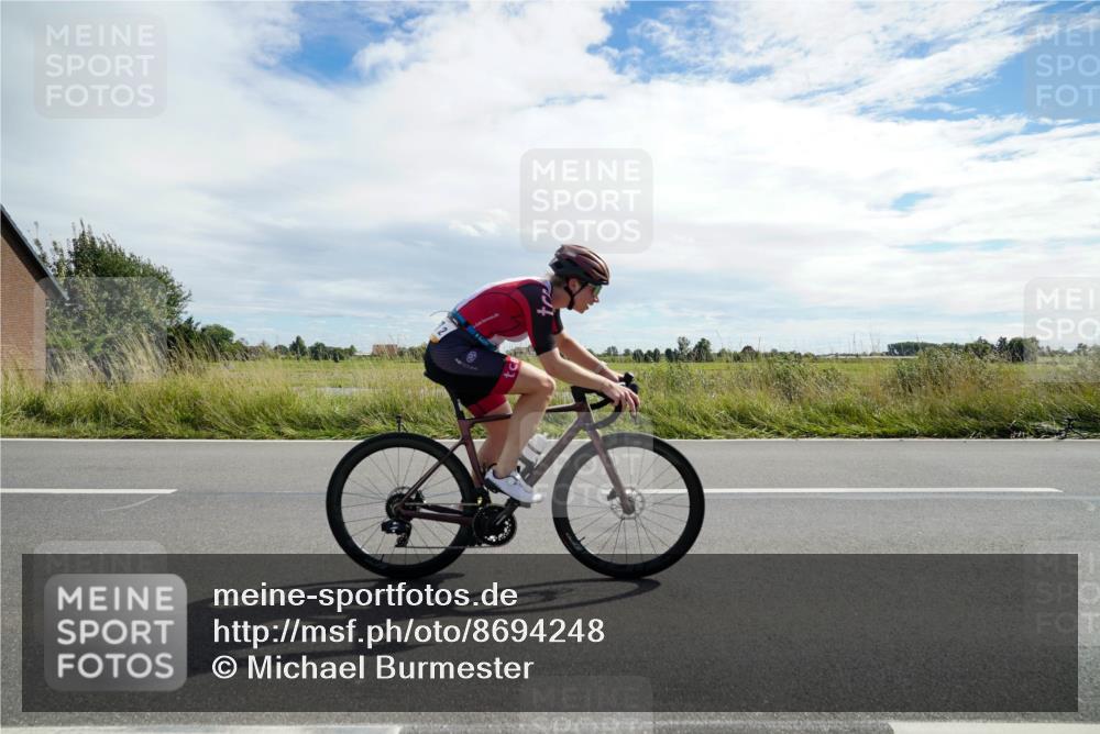 31.08.2025 - Elbe Triathlon Hamburg Michael Burmester http://msf.ph/oto/8694248 31.08.2025 14:48:22 Radfahren 141, 144 meine-sportfotos.de