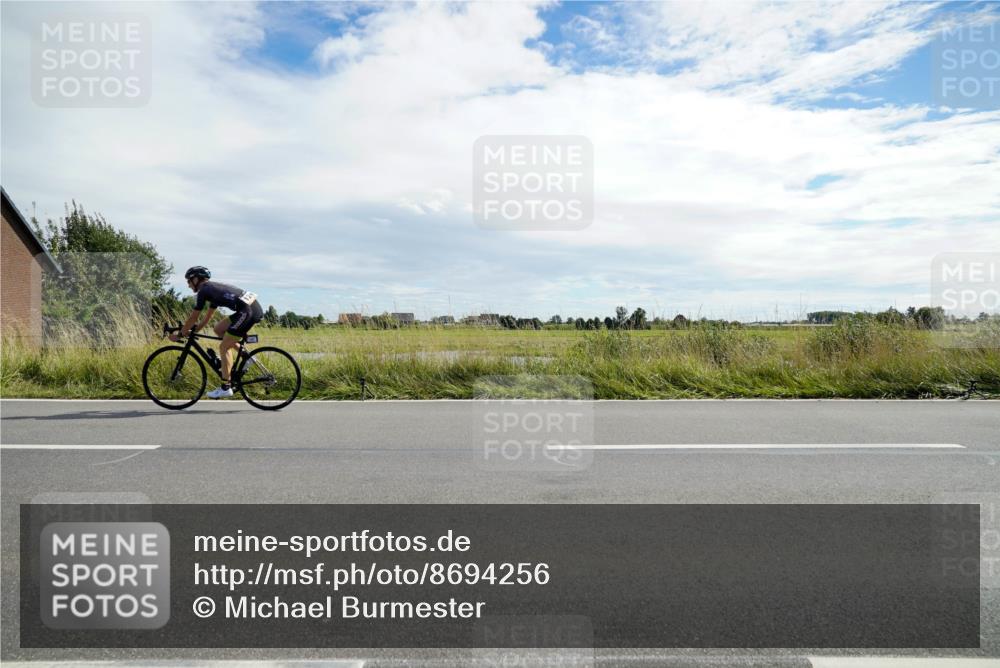 31.08.2025 - Elbe Triathlon Hamburg Michael Burmester http://msf.ph/oto/8694256 31.08.2025 14:48:42 Radfahren  meine-sportfotos.de