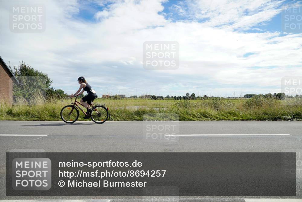 31.08.2025 - Elbe Triathlon Hamburg Michael Burmester http://msf.ph/oto/8694257 31.08.2025 14:48:46 Radfahren  meine-sportfotos.de